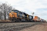 CSX 3338 on I-157